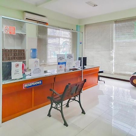 Urbanview Hotel Bartu Moh Toha Bandung By Reddoorz Exterior photo